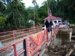 Bupati Eka Putra dan BPJN Sumbar Tinjau Jembatan Rusak di Nagari Taluak Bupati Eka Putra dan BPJN Sumbar Tinjau Jembatan Rusak di Nagari Taluak