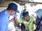 Bupati Solok Jon Firman Pandu Resmi Mulai Labelisasi Rumah Penerima Bansos di Nagari Koto Baru