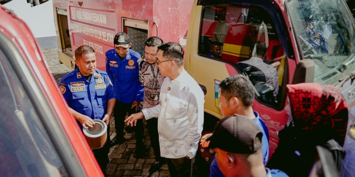 Bupati Solok Selatan Khairunas Pastikan Langsung Peralatan Damkar Aman dan Siap Beroperasi