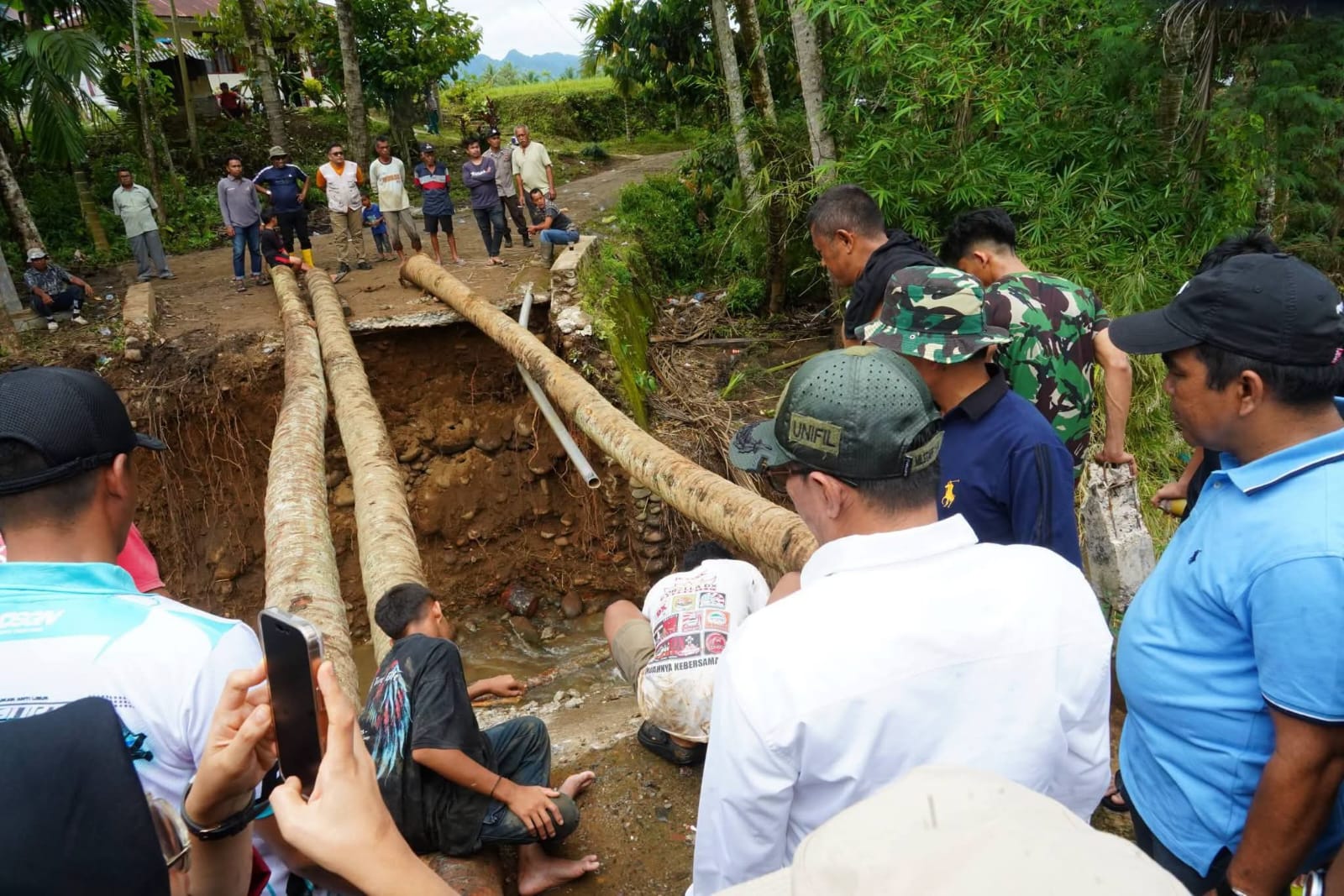Bupati Tanah Datar Eka Putra Tinjau Sabo Dam Gunung Sago Atasi Dampak Banjir dan Tanah Longsor