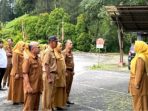 Kadis Kominfo Kabupaten Solok Susi Sofianti Saidani Pimpin Apel Pagi Tekankan Disiplin dan Kekompakan Pegawai