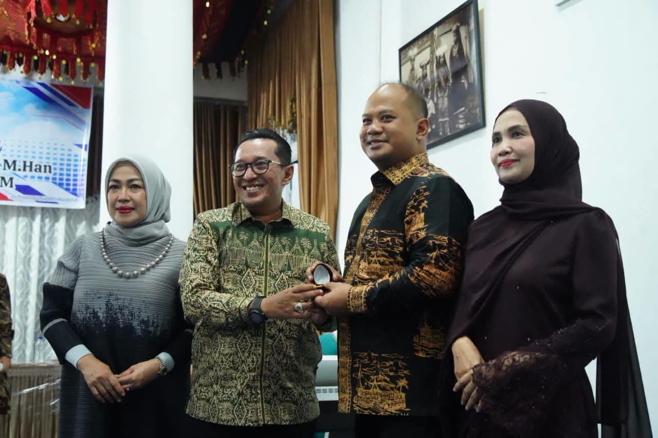 Pisah Sambut Dandim 0307 Tanah Datar Letkol Inf. Agus Priyo Pujo Sumedi kepada Letkol Arm Hendriyana