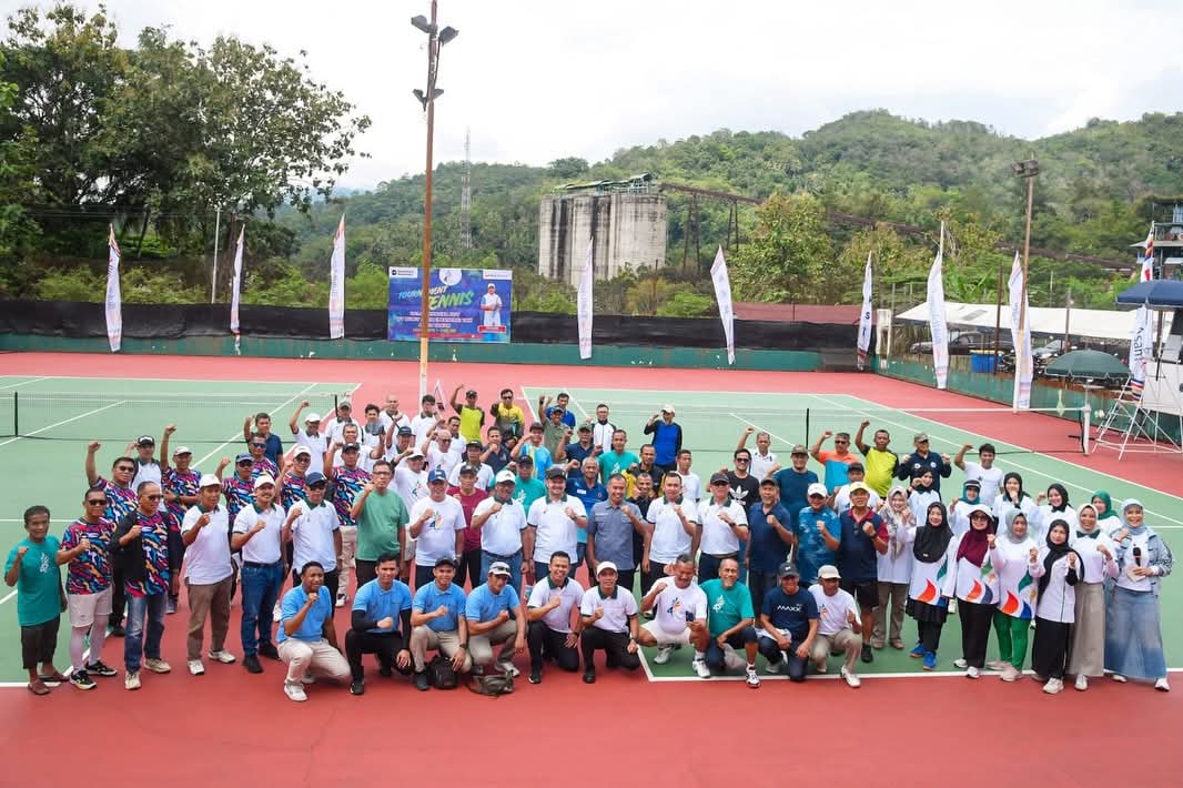 Turnamen Tenis PTBA Ombilin Resmi Dibuka Dorong Sport Tourism dan Ekonomi Lokal Sawahlunto