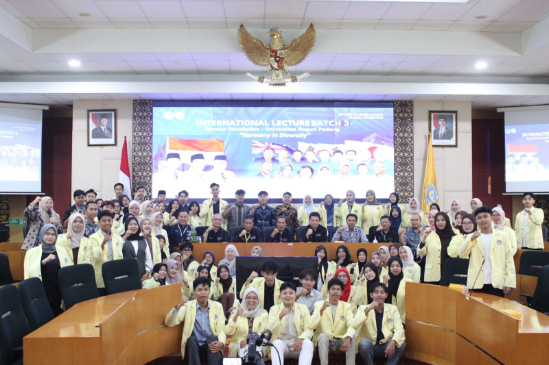 Universitas Negeri Padang Gelar International Lecture Series Batch 3 Angkat Tema Harmony in Diversity