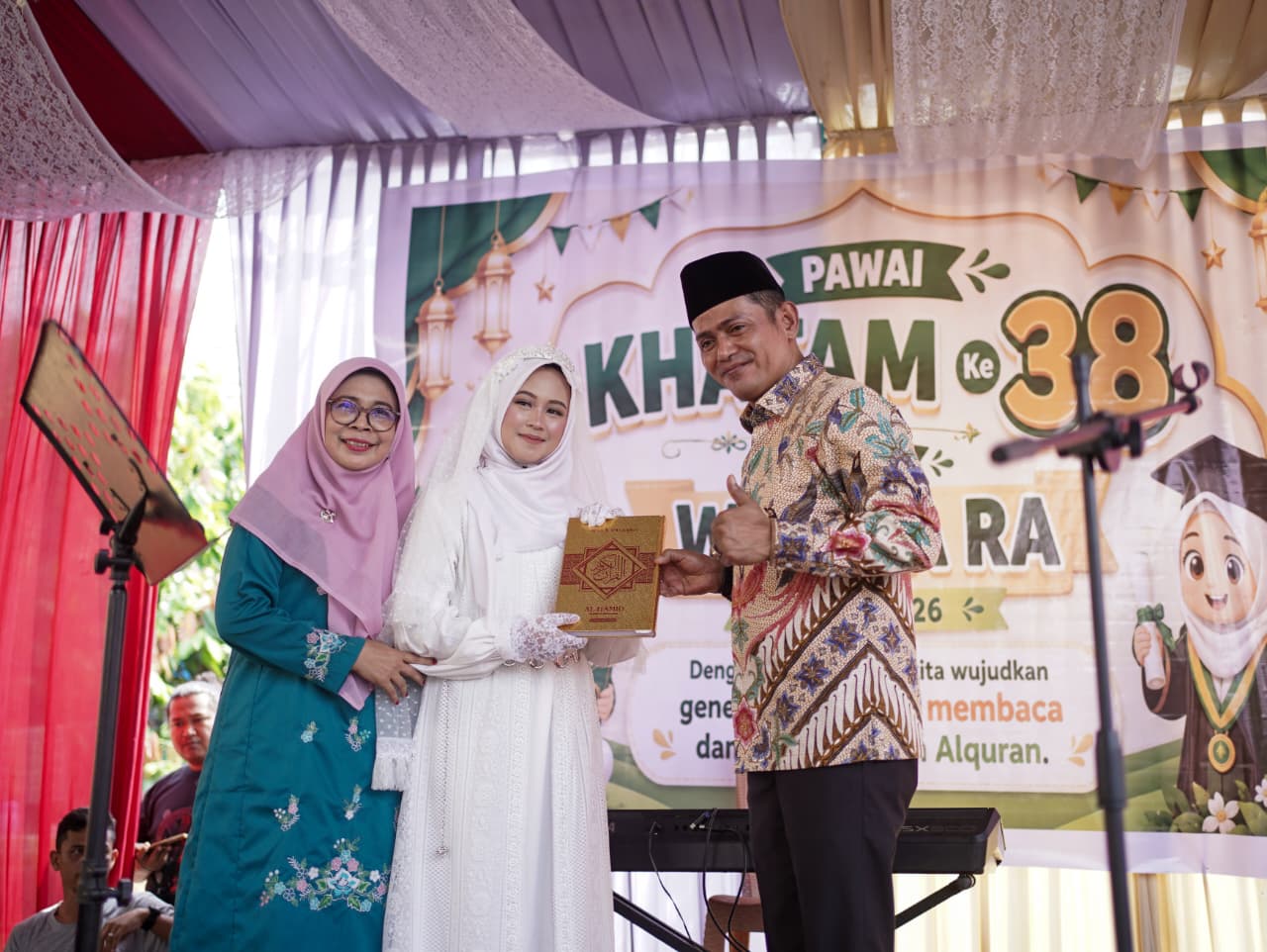 Bupati Solok Jon Firman Pandu Hadiri Pawai Khatam Al-Qur'an ke-38 dan Wisuda RA Tahun 2026 di Nagari Selayo