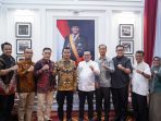 Bupati Solok Jon Firman Pandu Sambut Kunjungan Bupati Tanah Datar Perkuat Komitmen Jaga Kondusivitas dan Sinergi Antar Daerah Bupati Solok Jon Firman Pandu Sambut Kunjungan Bupati Tanah Datar Perkuat Komitmen Jaga Kondusivitas dan Sinergi Antar Daerah