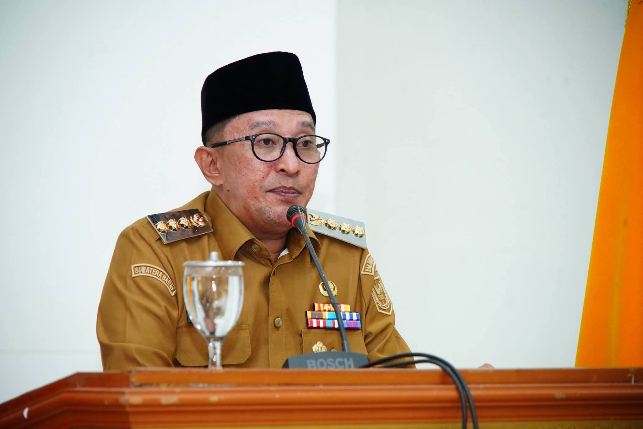 Bupati Tanah Datar Sampaikan Jawaban Pertanyaan Delapan Fraksi DPRD Tentang Pertanggungjawaban Pelaksanaan APBD Tahun Anggaran 2025