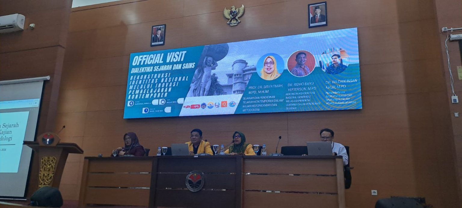 Dosen UNP Sejarah Prof. Dr. Siti Fatimah Pembicara Kuliah Umum di UPI Bandung