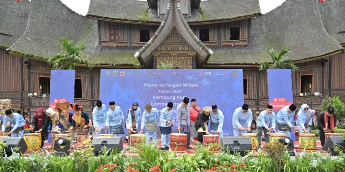 Festival Minangkabau 2026 Dibuka, Gubernur Mahyeldi Ansharullah Tegaskan Budaya Jadi Penggerak Pariwisata dan Ekonomi Masyarakat