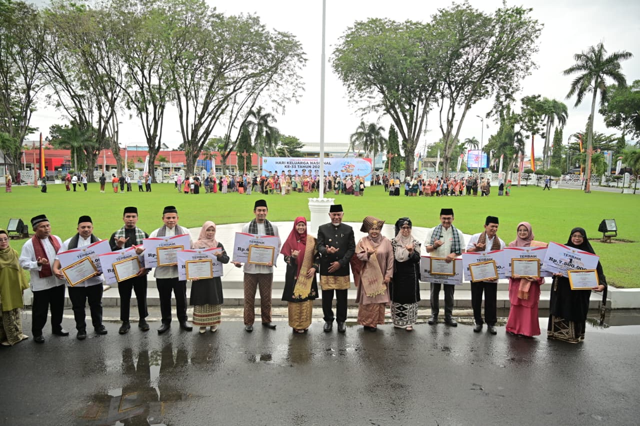 Ketahanan Keluarga Kunci Generasi Emas 2045, Gubernur Mahyeldi Ansharullah Minta Perda Segera Diimplementasikan