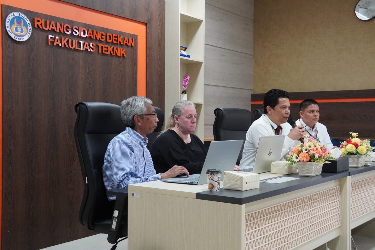 Universitas Negeri Padang Bahas Program Dual PhD dan MoA dengan De Montfort University Inggris Perluas Jejaring Global