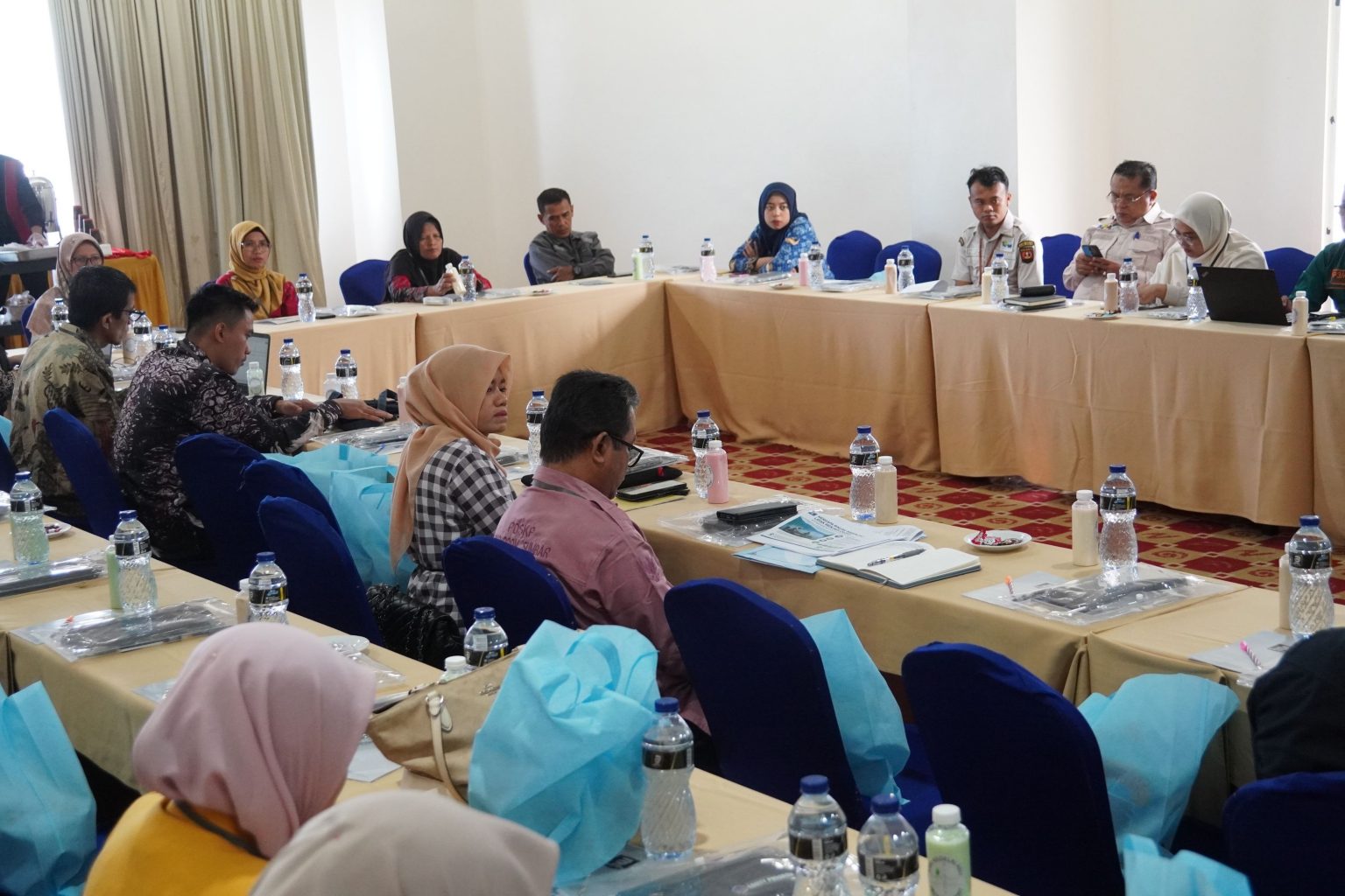 Universitas Negeri Padang Dampingi Masyarakat Maninjau Hilirisasi Kuliner Lokal agar Lebih Bernilai Ekonomis