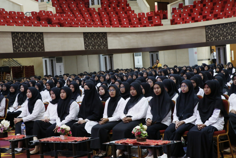 Universitas Negeri Padang Kukuhkan 628 Calon Guru Profesional dalam Orientasi PPG