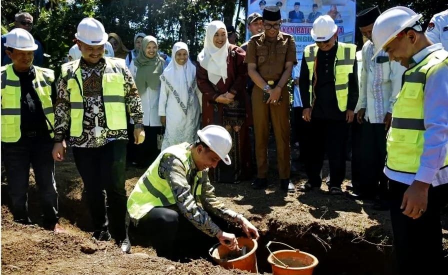 Wali Kota Sawahlunto Riyanda Putra Letakkan Batu Pertama Pembangunan Gedung Baru MIN 2 Talawi