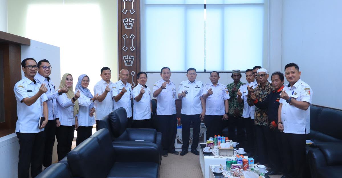 Jembatani Aspirasi Nelayan, Dinas Perikanan Dampingi Kepala Kampung Sungai Burung Audiensi dengan Wakil Bupati Hankam Hasan