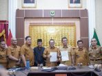 Bupati Solok Jon Firman Pandu Hadiri Fasilitasi Penetapan Batas Wilayah Kabupaten Solok dan Kabupaten Tanah Datar Bupati Solok Jon Firman Pandu Hadiri Fasilitasi Penetapan Batas Wilayah Kabupaten Solok dan Kabupaten Tanah Datar