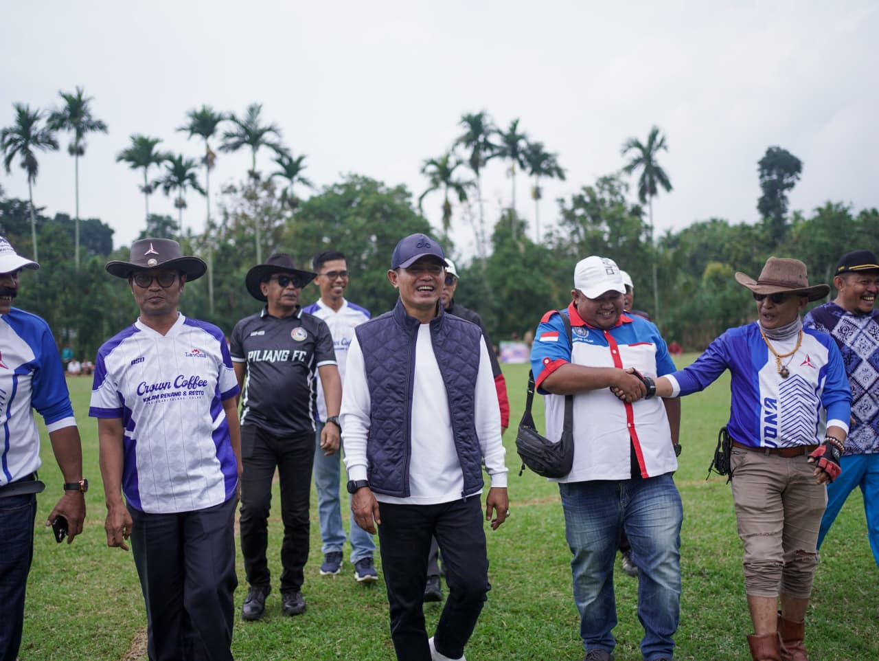 Bupati Solok Jon Firman Pandu Resmi Buka Turnamen Sepak Bola Antar Club se-Sumatera Barat Tahun 2026