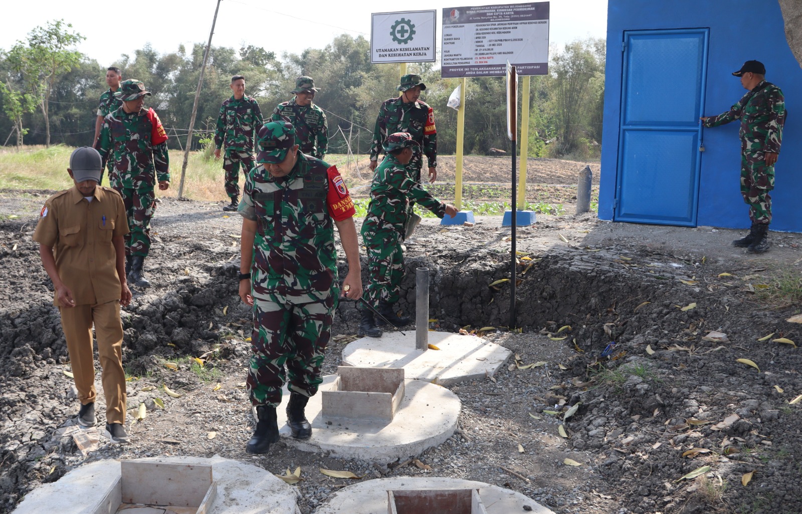 Dansatgas TMMD 129 Kodim 0813 Bojonegoro Dedy Dwi Wijayanto Cek Langsung Progres Pembangunan Sumur Bor Dusun Bekatul Atasi Ancaman Kekeringan