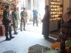 Dansatgas TMMD ke-129 Kodim 0813 Bojonegoro Dedy Dwi Wijayanto Sambangi UMKM Telur Asin di Kesongo Dukung Ketahanan Pangan Dansatgas TMMD ke-129 Kodim 0813 Bojonegoro Dedy Dwi Wijayanto Sambangi UMKM Telur Asin di Kesongo Dukung Ketahanan Pangan