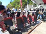 Forkopimda Kabupaten Semarang dan Komandan Kodim 0714 Salatiga berdoa sebelum melaksanakan pengecoran jalan di Desa Cukil Forkopimda Kabupaten Semarang dan Komandan Kodim 0714 Salatiga berdoa sebelum melaksanakan pengecoran jalan di Desa Cukil
