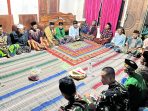 Ikuti Tahlilan, Satgas TMMD ke-129 Kodim 0813 Bojonegoro Merajut Doa Bersama Ikuti Tahlilan, Satgas TMMD ke-129 Kodim 0813 Bojonegoro Merajut Doa Bersama