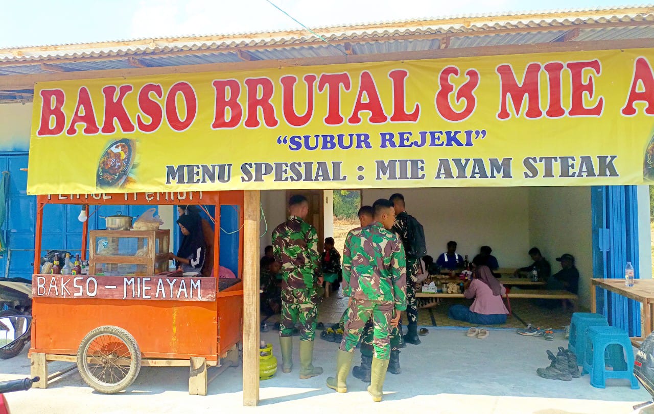 Infrastruktur Maju, Ekonomi Melaju, Menengok Efek Domino TMMD ke-129 Kodim 0813 Bojonegoro bagi UMKM Lokal
