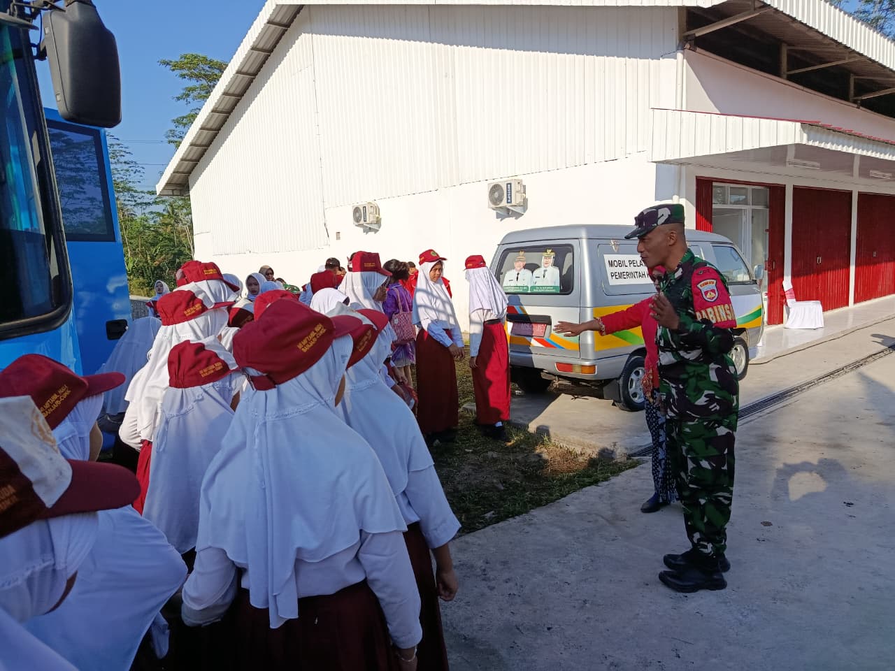 Keceriaan Siswa SDN 1 Cukil Meriahkan Upacara Pembukaan TMMD Reguler ke-129 Tahun 2026 Kodim 0714 Salatiga