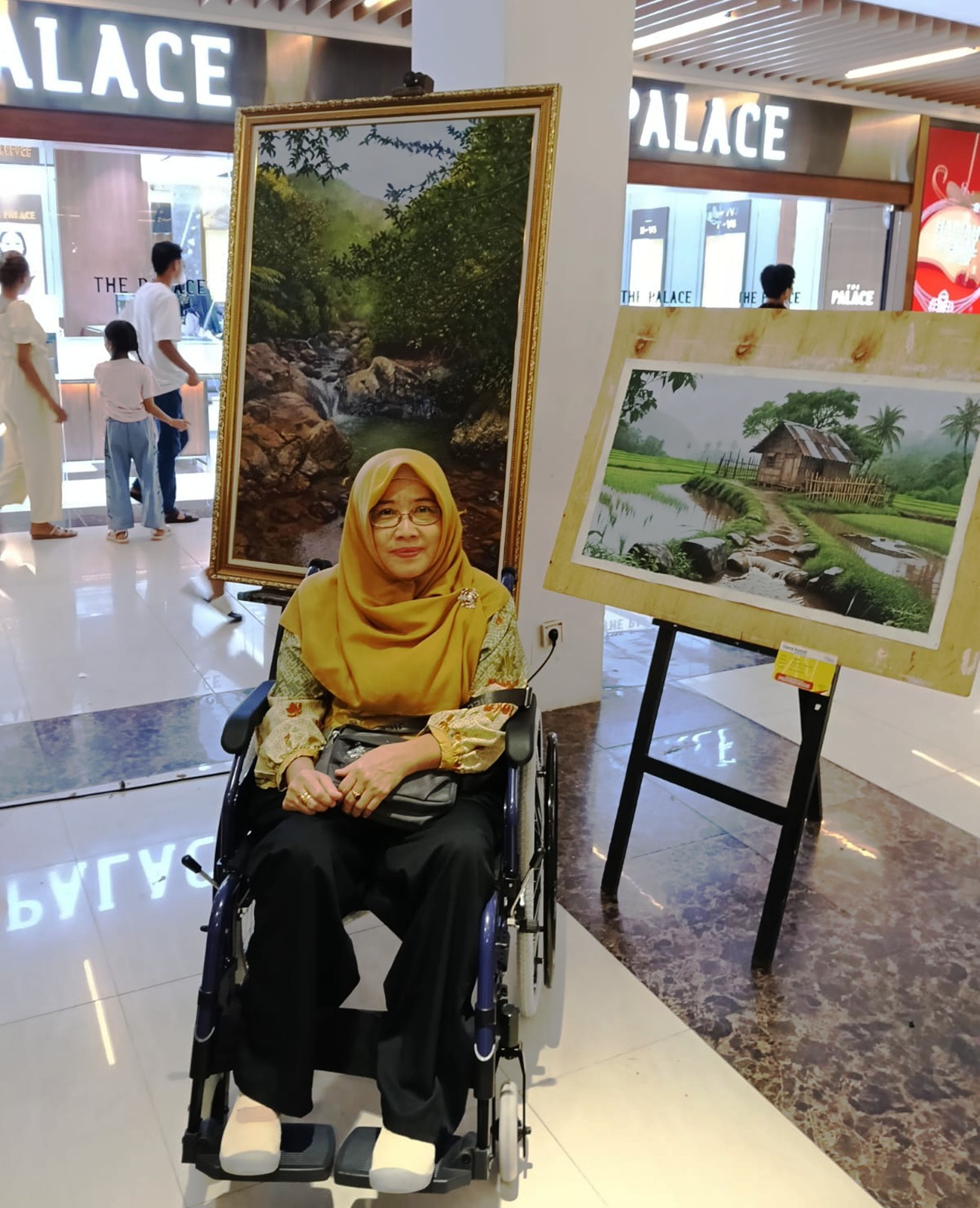 Pelukis Srikandi Wanita Indonesia Penyandang Disabilitas dari Bengkulu, Yuni Darlena, Berkarya Sepenuh Hati, Karyanya Selain di Tanah Air, Mulai Bertualang ke Eropa