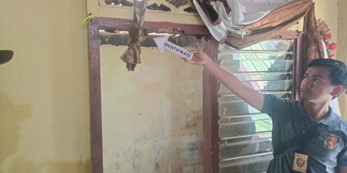 Polsek Muaro Kalaban Temukan Warga Muaro Kalaban Meninggal Dunia Akibat Gantung Diri Polsek Muaro Kalaban Temukan Warga Muaro Kalaban Meninggal Dunia Akibat Gantung Diri