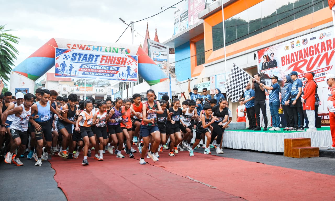 Ribuan Pelari Meriahkan Bhayangkara Run di Sawahlunto, Dongkrak Pariwisata dan UMKM