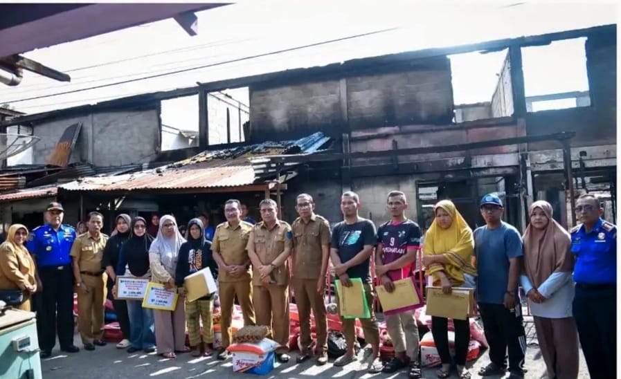 Saat Api Merenggut Rumah Warga, Pemerintah Kabupaten Sawahlunto Datang Membawa Harapan