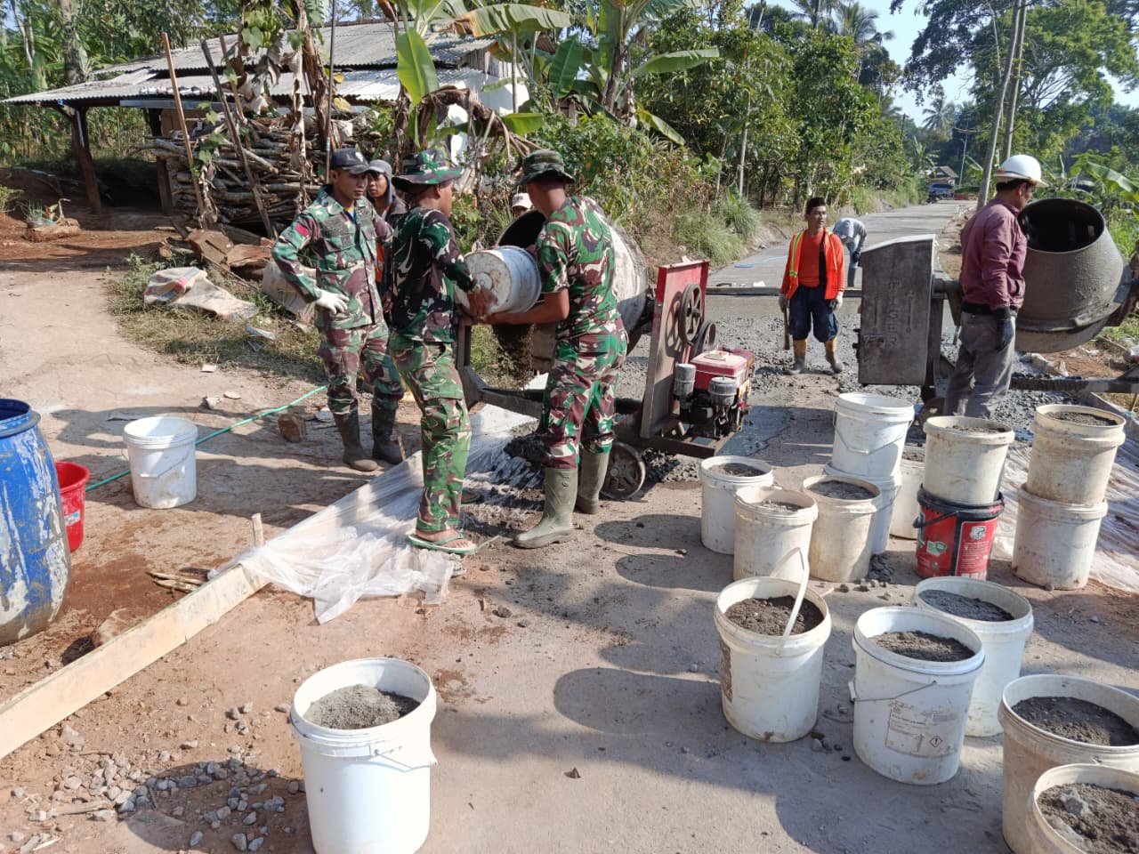 Satgas TMMD Reguler ke-121 Kodim 0714 Salatiga Terik Matahari adalah Ilusi