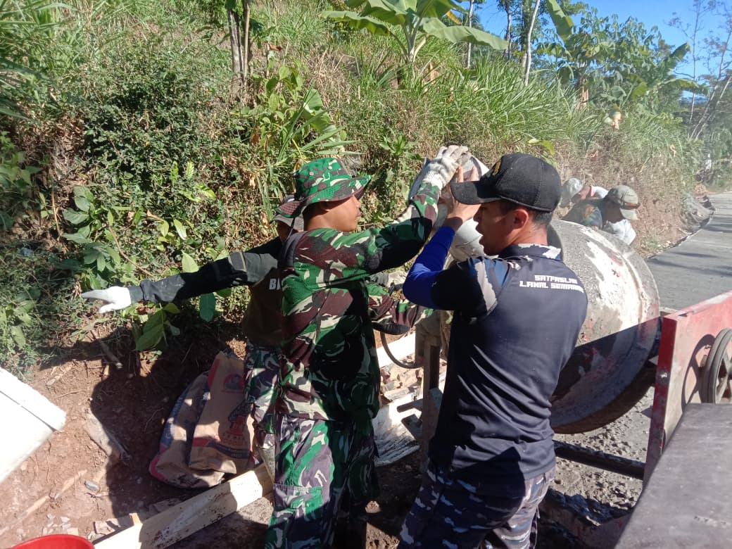 Satgas TMMD Reguler ke-129 Kodim 0714 Salatiga Awali Pengecoran Jalan dengan Semangat Kerja Pagi Sepenuh Hati