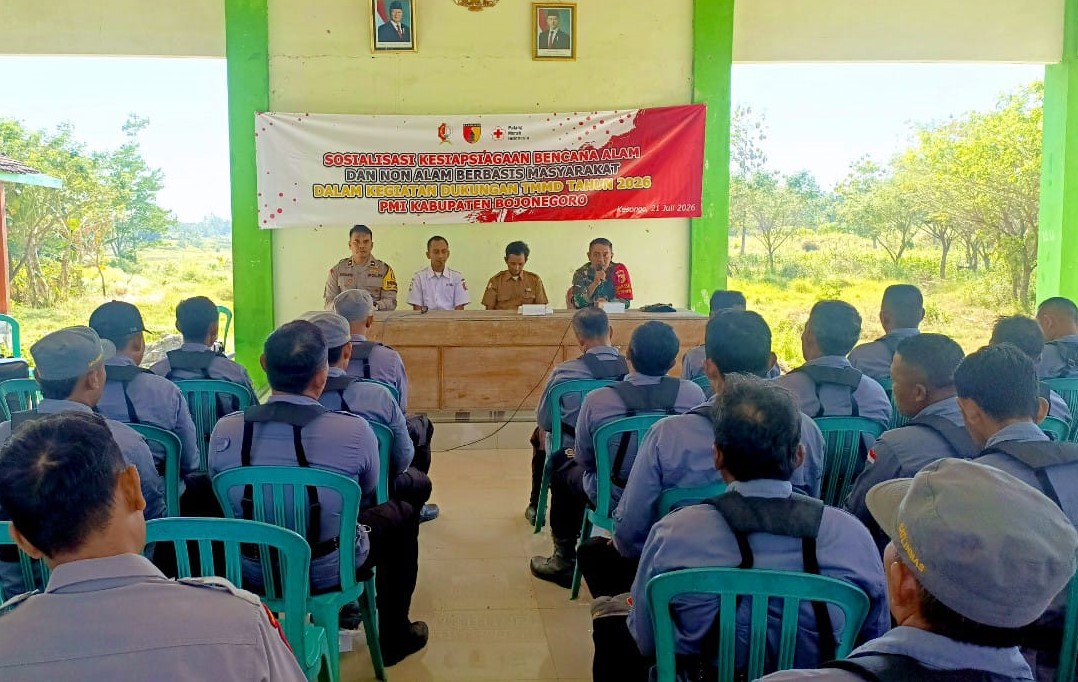 Satgas TMMD ke-129 Bojonegoro dan PMI Edukasi Masyarakat Kesongo Perkuat Tanggap Bencana Warga