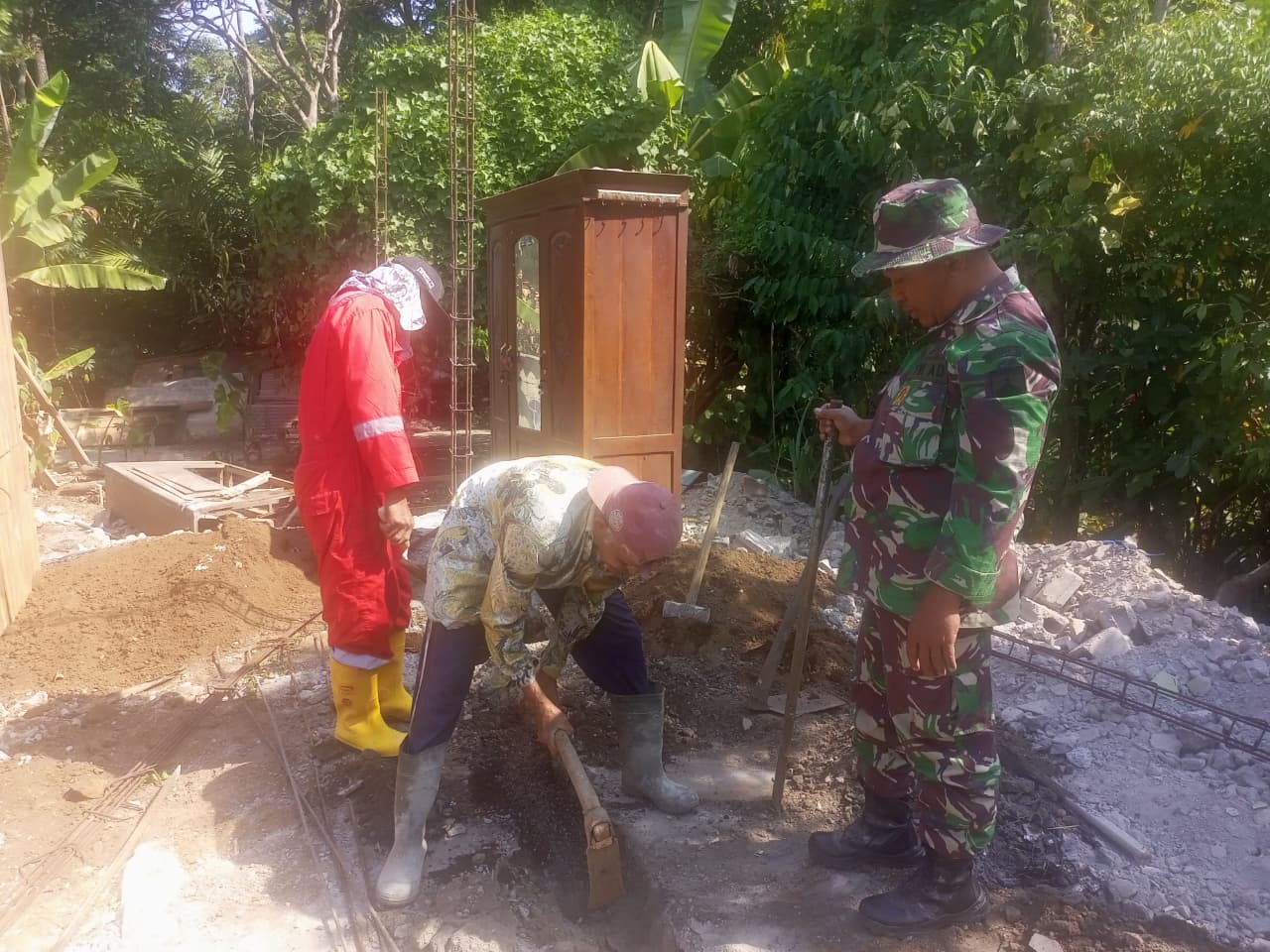 TMMD Reguler ke-129 Kodim 0714 Salatiga, Ayunan Cangkul Menjadi Pondasi Harapan dan Warga Bersatu Wujudkan Hunian yang Lebih Layak