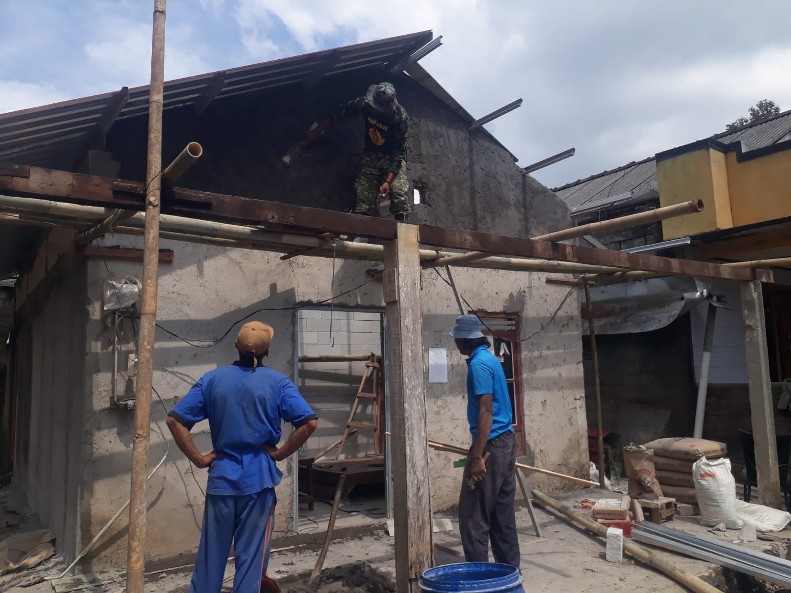TMMD Reguler ke-129 Kodim 0714 Salatiga, Bangun Rumah Tidak Layak Huni, Progres Capai 50 Persen Tempat Bapak Pujiyono