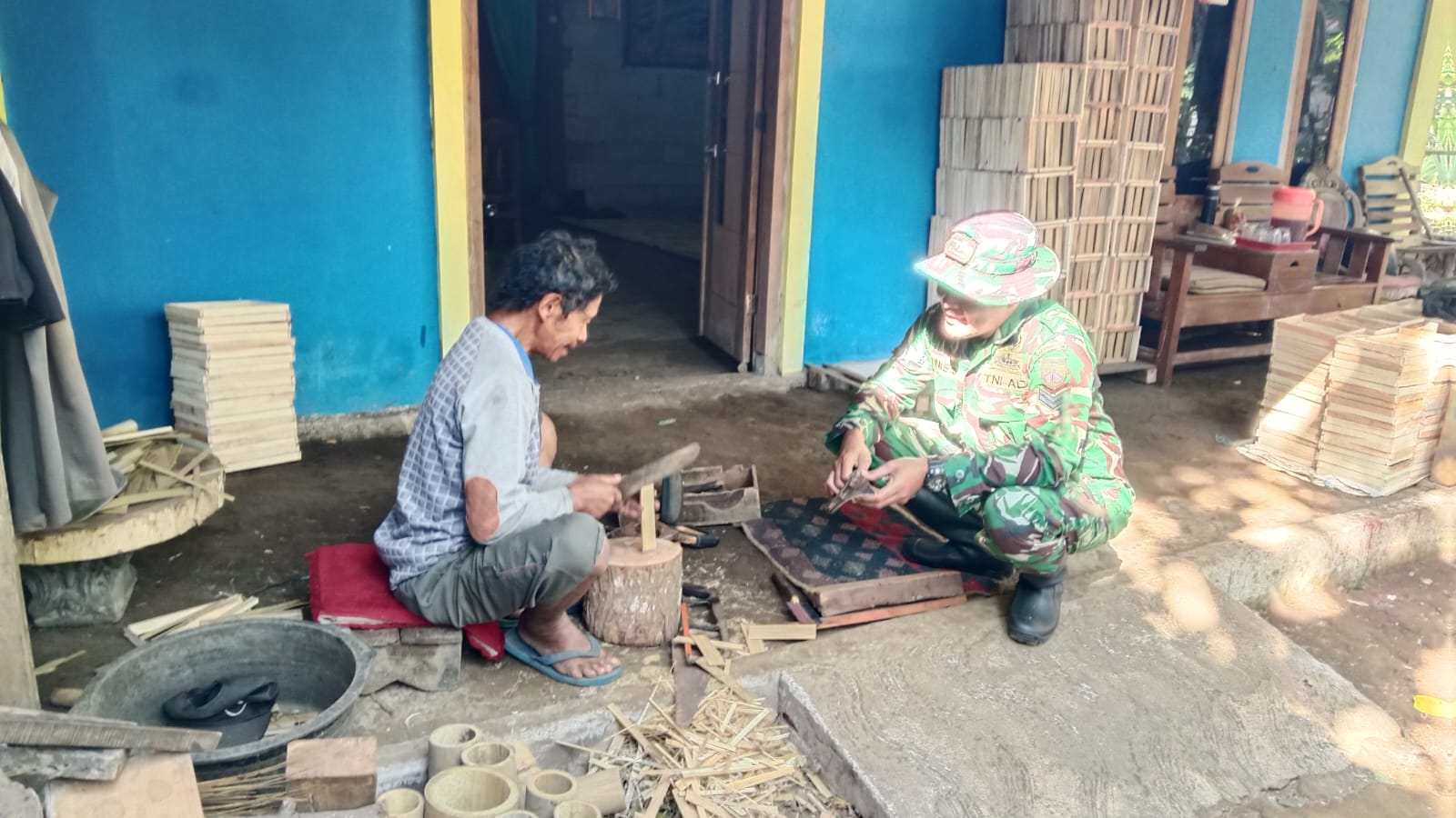 TMMD Reguler ke-129 Kodim 0714 Salatiga, Kotak Besek Ikan Bandeng di Desa Cukil