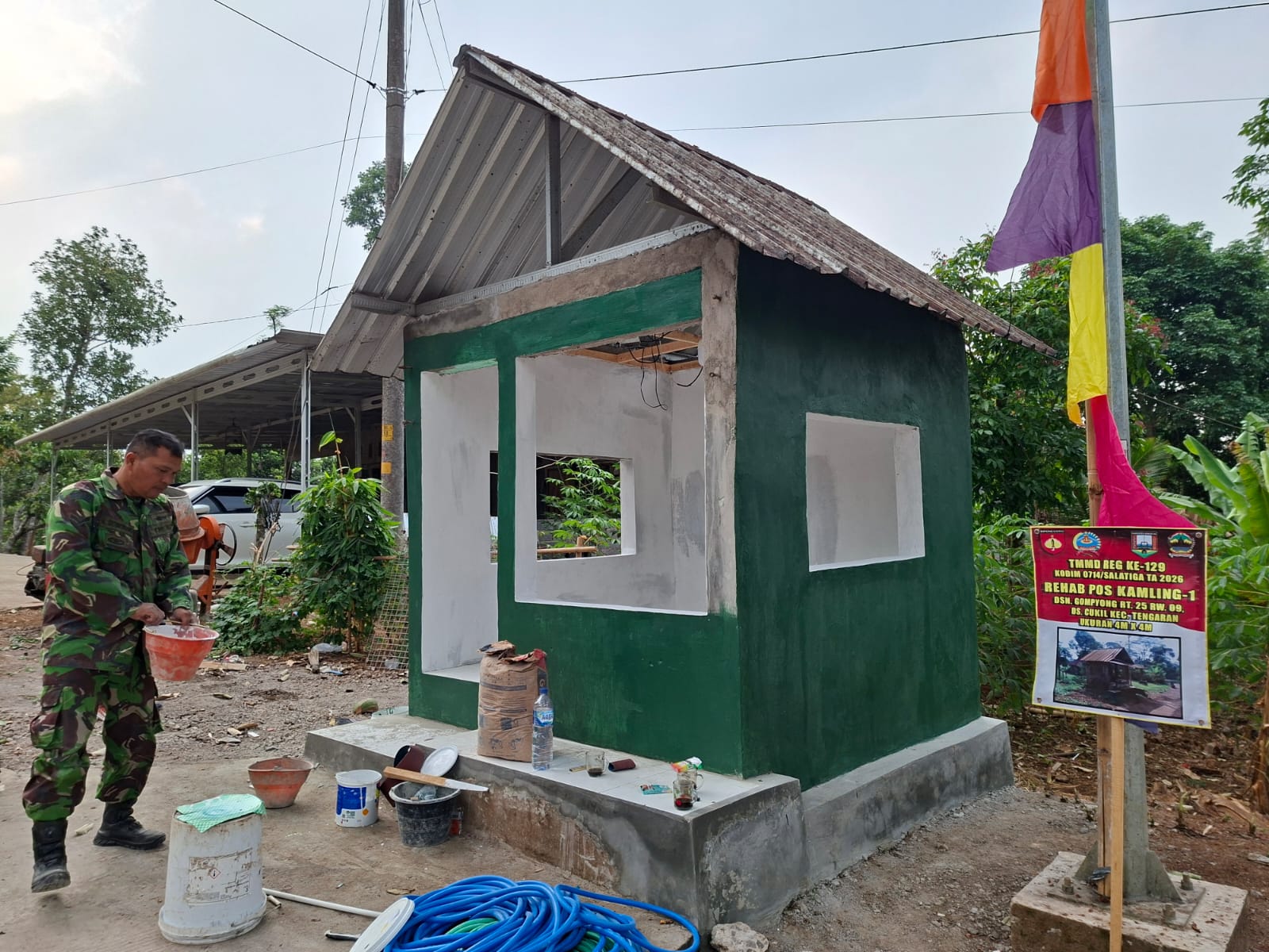 TMMD Reguler ke-129 Kodim 0714 Salatiga, Pos Kamling Berdiri Kokoh, Simbol Nyata Kepedulian Satgas Hadirkan Rasa Aman bagi Warga Gompyong