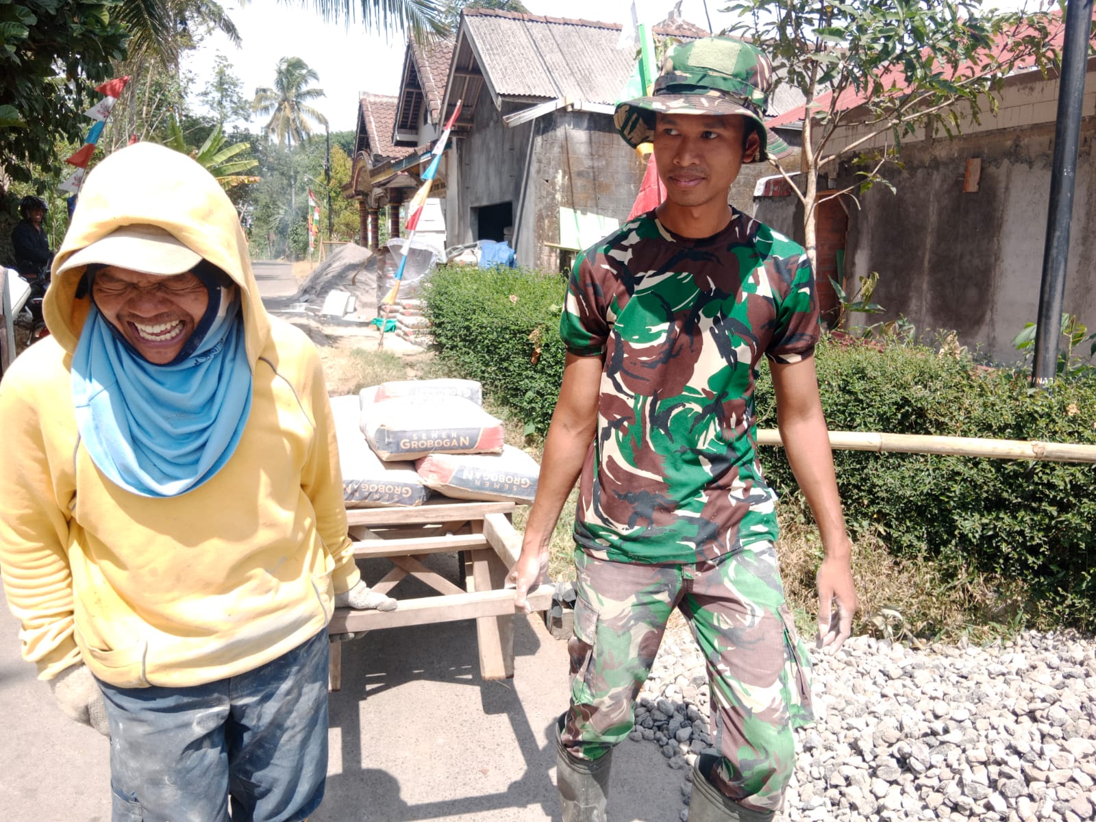 TMMD Reguler ke-129 Kodim 0714 Salatiga, Semen dan Semangat Yang Tak Pernah Retak di Desa Cukil