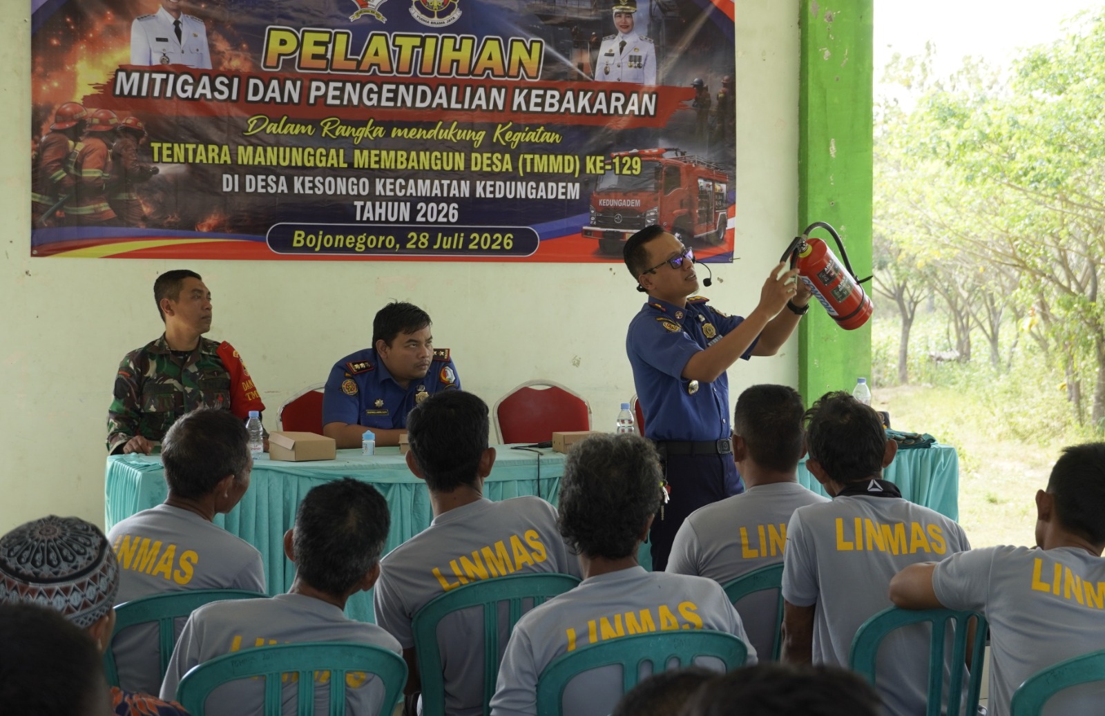 TMMD ke-129 Kodim 0813 Bojonegoro, Sinergi Damkarmat dan TNI Tempa Ketangguhan Warga Kesongo Hadapi Kebakaran