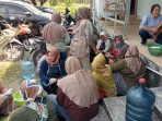 TMMD ke-129 Kodim 0813 Bojonegoro, Srikandi Kesongo Bikin Olahan Pisang Jadi “Renjana” Renyah