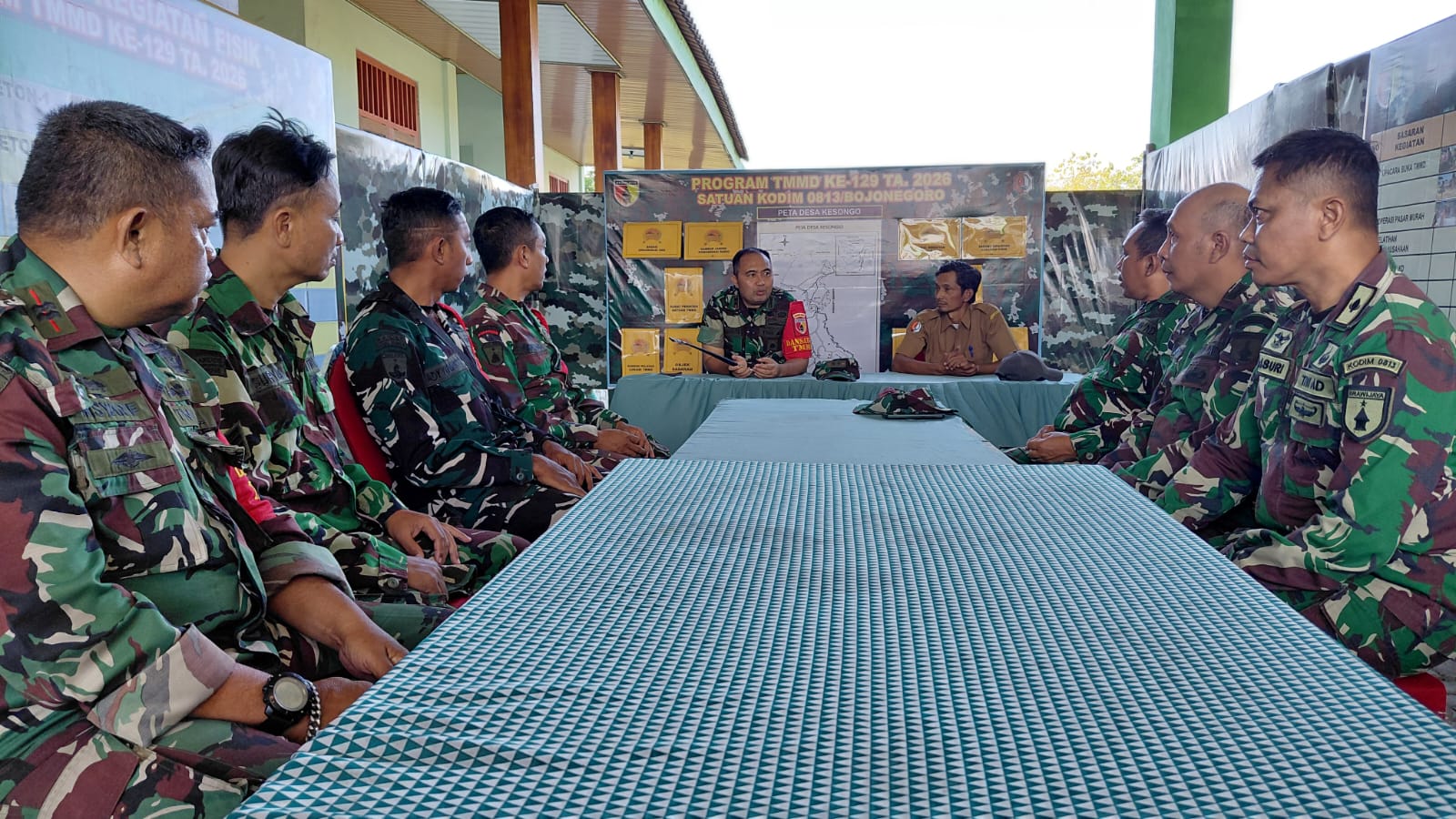 Tinjau Posko TMMD ke-129 Kodim 0813 Bojonegoro di Kesongo, Dansatgas Bakar Semangat Personel