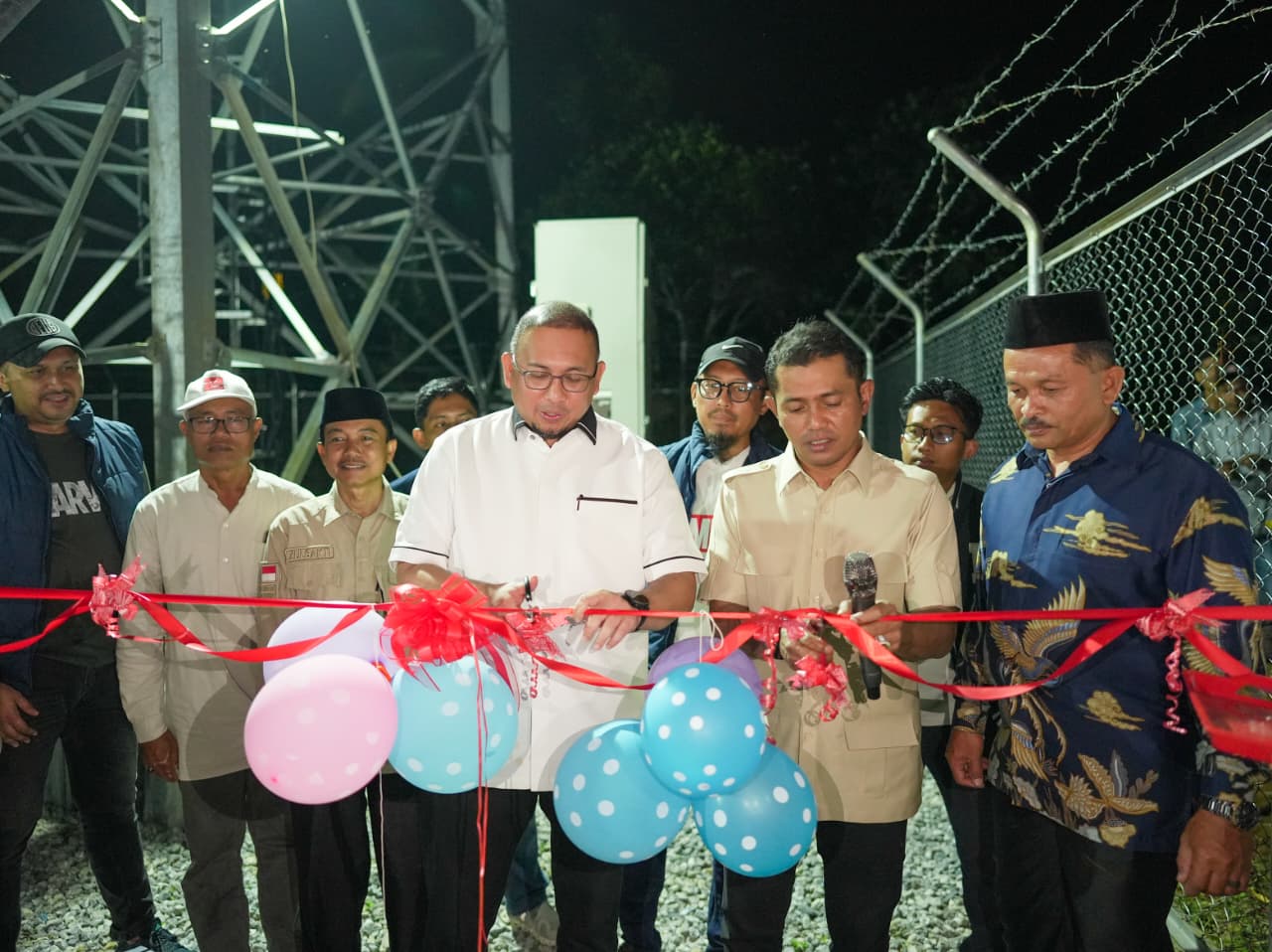 Bupati Solok Jon Firman Pandu Bersama Wakil Ketua Komisi VI DPR RI Andre Rosiade Resmikan Dua Tower BTS di Sariak Alahan Tigo