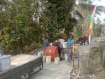 Menata Kembali Cukil, Satgas TMMD ke-129 Kodim Salatiga Bersihkan Puing dan Sisa Material Pengecoran Jalan Desa Menata Kembali Cukil, Satgas TMMD ke-129 Kodim Salatiga Bersihkan Puing dan Sisa Material Pengecoran Jalan Desa