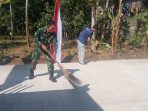 Persiapan Peresmian Jalan Cor, TNI, Mahasiswa KKN dan Warga Bersihkan Sisa Material Bangun Desa Cukil Persiapan Peresmian Jalan Cor, TNI, Mahasiswa KKN dan Warga Bersihkan Sisa Material Bangun Desa Cukil