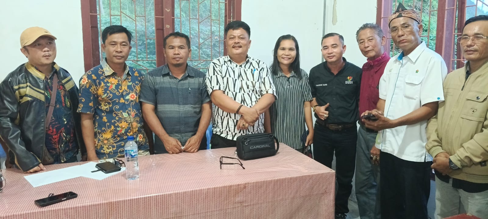 Rapat Koordinasi Desa Hilisao'oto Sepakati Penundaan Penyegaran Sekdes dan Evaluasi Pj. Kepala Desa