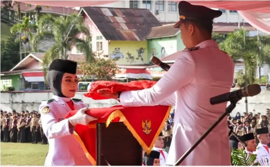 Riyanda Putra Pimpin Upacara HUT ke-81 Republik Indonesia di Lapangan Ombilin
