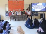 Sentuh Hati Generasi Muda, Satgas TMMD ke-129 Kodim 0813 Bojonegoro dan DP3AKB Edukasi Stunting, serta Kesehatan Reproduksi di Kesongo.