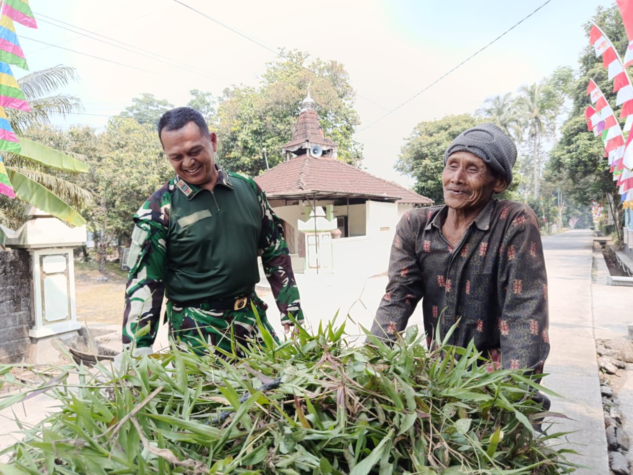 TMMD Reguler ke-129 Kodim 0714 Salatiga, Jejak Langkah Senja Membawa Nafkah
