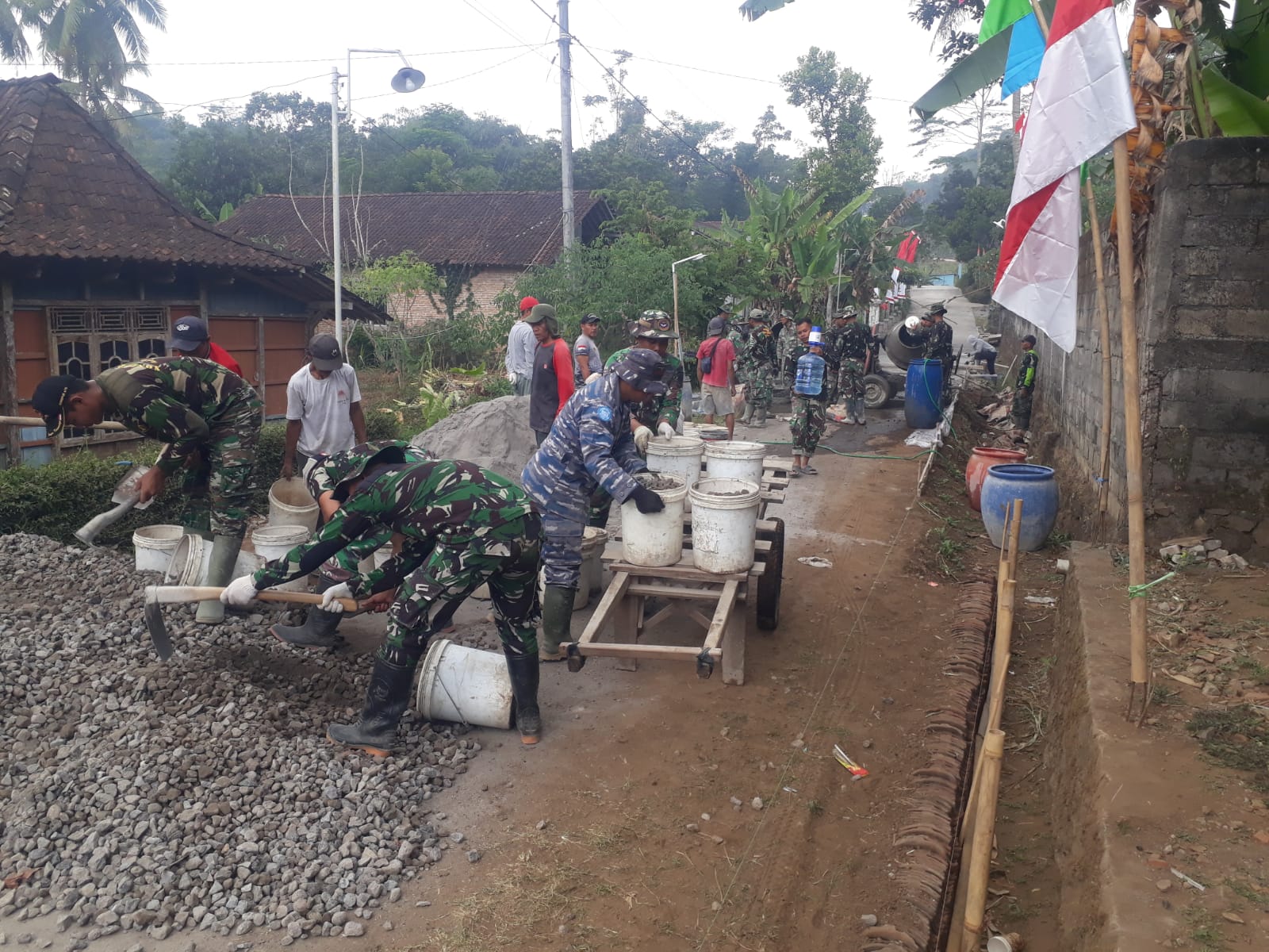 TMMD Reguler ke-129 Kodim 0714 Salatiga, Kompak Kembali Bekerja, Satgas dan Warga cukil